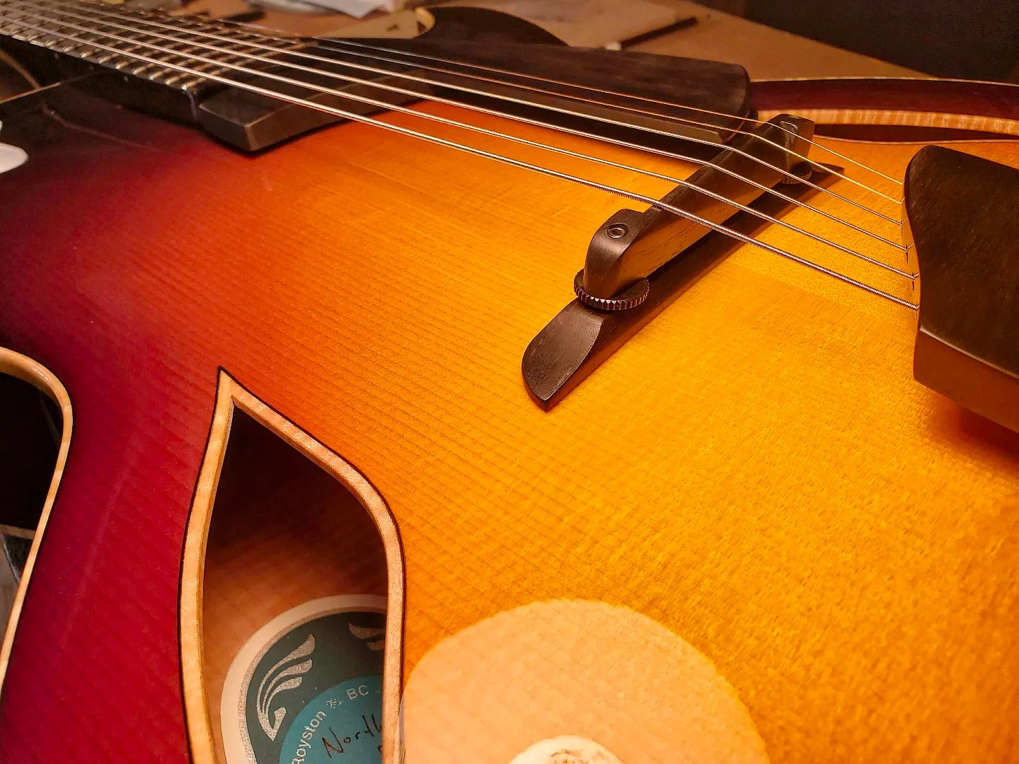 etiqueta wilkie wyatt guitar